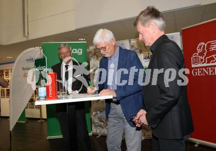 Kaernten Sport. Sportlermeeting. Vertragsunterzeichnung. Landeshauptmann Peter Kaiser, Manfred Freitag (Kelag), Landessportdirektor Arno Arthofer. Klagenfurt, am 16.12.2022.
Foto: Kuess

---
pressefotos, pressefotografie, kuess, qs, qspictures, sport, bild, bilder, bilddatenbank