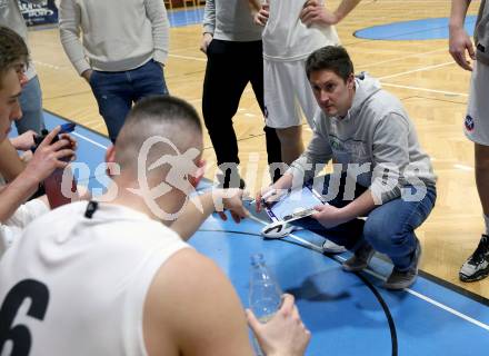 Basketball 2. Liga 2022/2023. Grunddurchgang 11. Runde.  KOS Celovec gegen  Vienna United.   Trainer Rok Heiligstein (KOS). Klagenfurt, am 17.12.2022.
Foto: Kuess
www.qspictures.net
---
pressefotos, pressefotografie, kuess, qs, qspictures, sport, bild, bilder, bilddatenbank