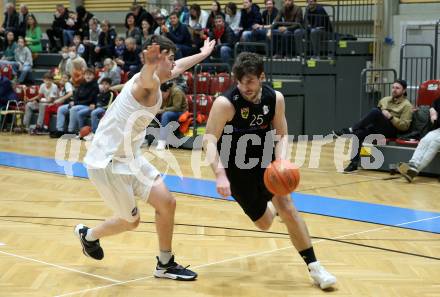 Basketball 2. Liga 2022/2023. Grunddurchgang 11. Runde.  KOS Celovec gegen  Vienna United.   Maximilian Seher (KOS), Marko Soldo  (Vienna). Klagenfurt, am 17.12.2022.
Foto: Kuess
www.qspictures.net
---
pressefotos, pressefotografie, kuess, qs, qspictures, sport, bild, bilder, bilddatenbank