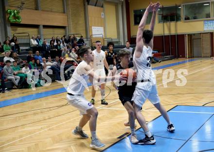 Basketball 2. Liga 2022/2023. Grunddurchgang 11. Runde.  KOS Celovec gegen  Vienna United.   Simon Siencnik, Maximilian Seher (KOS), Mykyta Bitkin  (Vienna). Klagenfurt, am 17.12.2022.
Foto: Kuess
www.qspictures.net
---
pressefotos, pressefotografie, kuess, qs, qspictures, sport, bild, bilder, bilddatenbank