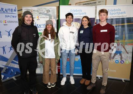 Kaernten Sport. Sportlermeeting. Vertragsunterzeichnung.   Norbert Winkler (Paragleiten), Alisa Fessl (Skateboard), Heimo Fugger (Radsport), Johanna Martini (Radsport), Simon Schabernig (Radsport) : Klagenfurt, am 16.12.2022.
Foto: Kuess

---
pressefotos, pressefotografie, kuess, qs, qspictures, sport, bild, bilder, bilddatenbank