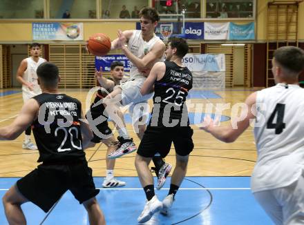 Basketball 2. Liga 2022/2023. Grunddurchgang 11. Runde.  KOS Celovec gegen  Vienna United.   Andrej Blazevic (KOS),  Marko Soldo (Vienna). Klagenfurt, am 17.12.2022.
Foto: Kuess
www.qspictures.net
---
pressefotos, pressefotografie, kuess, qs, qspictures, sport, bild, bilder, bilddatenbank