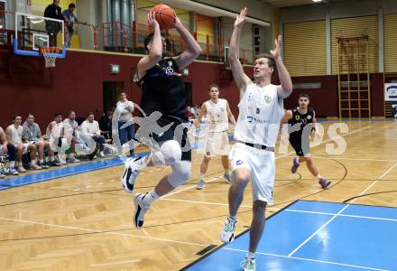 Basketball 2. Liga 2022/2023. Grunddurchgang 11. Runde.  KOS Celovec gegen  Vienna United.   Andi Smrtnik (KOS),  Alejandro Barbera Zapero (Vienna). Klagenfurt, am 17.12.2022.
Foto: Kuess
www.qspictures.net
---
pressefotos, pressefotografie, kuess, qs, qspictures, sport, bild, bilder, bilddatenbank