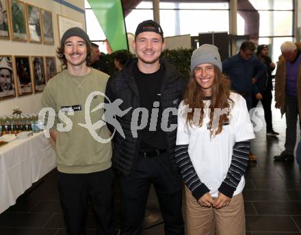 Kaernten Sport. Sportlermeeting. Vertragsunterzeichnung.    Norbert Winkler (Paragleiten), Kevin Boeck (BMX Freestyle), Alisa Fessl (Skateboard): Klagenfurt, am 16.12.2022.
Foto: Kuess

---
pressefotos, pressefotografie, kuess, qs, qspictures, sport, bild, bilder, bilddatenbank