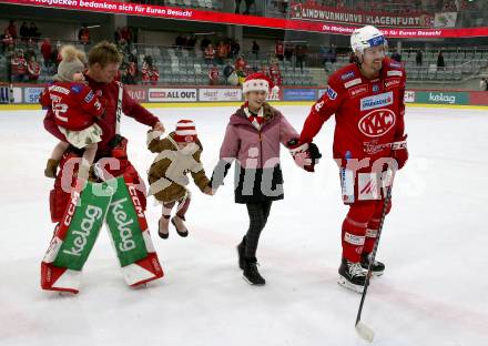 EBEL. Eishockey Bundesliga. EC KAC gegen  HC Pustertal.  Sebastian Dahm, Nicholas Eric Petersen (KAC). Klagenfurt, am 18.12.2022.
Foto: Kuess
www.qspictures.net
---
pressefotos, pressefotografie, kuess, qs, qspictures, sport, bild, bilder, bilddatenbank