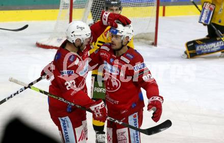 EBEL. Eishockey Bundesliga. EC KAC gegen  HC Pustertal.  Torjubel Thomas Hundertpfund, Matthew Fraser (KAC). Klagenfurt, am 18.12.2022.
Foto: Kuess
www.qspictures.net
---
pressefotos, pressefotografie, kuess, qs, qspictures, sport, bild, bilder, bilddatenbank