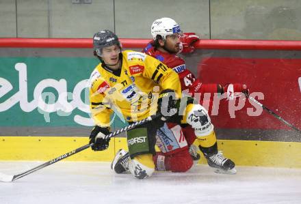 EBEL. Eishockey Bundesliga. EC KAC gegen  HC Pustertal.  Marcel Witting, (KAC),    Wyatt Dale Ege (Pustertal). Klagenfurt, am 18.12.2022.
Foto: Kuess
www.qspictures.net
---
pressefotos, pressefotografie, kuess, qs, qspictures, sport, bild, bilder, bilddatenbank