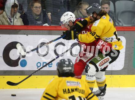 EBEL. Eishockey Bundesliga. EC KAC gegen  HC Pustertal.  Clemens Unterweger,  (KAC),    Marc-Olivier Roy (Pustertal). Klagenfurt, am 18.12.2022.
Foto: Kuess
www.qspictures.net
---
pressefotos, pressefotografie, kuess, qs, qspictures, sport, bild, bilder, bilddatenbank