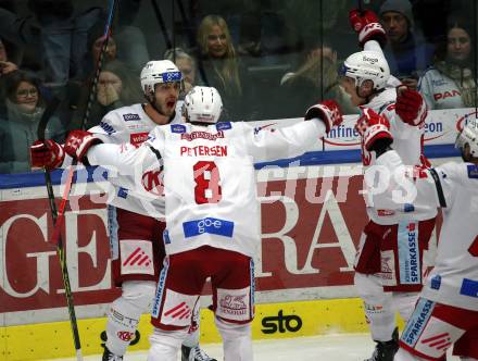 EBEL. Eishockey Bundesliga. VSV gegen KAC.  Torjubel Thomas Vallant, Nicholas Eric Petersen  (KAC). Villach, am 20.12.2022.
Foto: Kuess
www.qspictures.net
---
pressefotos, pressefotografie, kuess, qs, qspictures, sport, bild, bilder, bilddatenbank