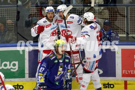 EBEL. Eishockey Bundesliga. VSV gegen KAC.  Torjubel Manuel Ganahl Nicholas Eric Petersen, David Maier  (KAC). Villach, am 20.12.2022.
Foto: Kuess
www.qspictures.net
---
pressefotos, pressefotografie, kuess, qs, qspictures, sport, bild, bilder, bilddatenbank