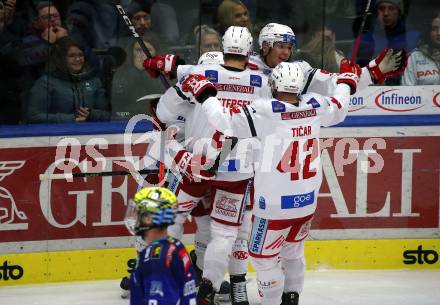 EBEL. Eishockey Bundesliga. VSV gegen KAC. Torjubel Thomas Vallant, Nicholas Eric Petersen, Clemens Unterweger, Rok Ticar  (KAC). Villach, am 20.12.2022.
Foto: Kuess
www.qspictures.net
---
pressefotos, pressefotografie, kuess, qs, qspictures, sport, bild, bilder, bilddatenbank