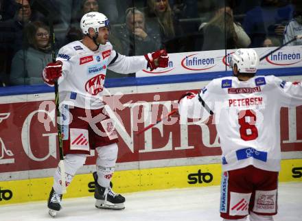 EBEL. Eishockey Bundesliga. VSV gegen KAC.  Torjubel Thomas Vallant, Nicholas Eric Petersen   (KAC). Villach, am 20.12.2022.
Foto: Kuess
www.qspictures.net
---
pressefotos, pressefotografie, kuess, qs, qspictures, sport, bild, bilder, bilddatenbank