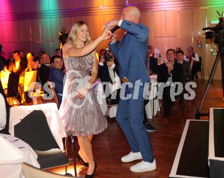 Nacht des Sports. Sportgala. Sportler des Jahres 2022.     Sabine Schoeffmann, Udo Wenders . Velden, am 21.12.2022.
Foto: Kuess
www.qspictures.net


---
pressefotos, pressefotografie, kuess, qs, qspictures, sport, bild, bilder, bilddatenbank