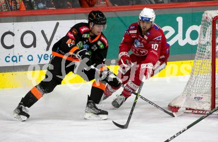 EBEL. Eishockey Bundesliga. EC KAC gegen  Moser Medical Graz99ers.  Thomas Vallant,  (KAC),  Tobias Fladeby  (Graz). Klagenfurt, am 23.12.2022.
Foto: Kuess
www.qspictures.net
---
pressefotos, pressefotografie, kuess, qs, qspictures, sport, bild, bilder, bilddatenbank