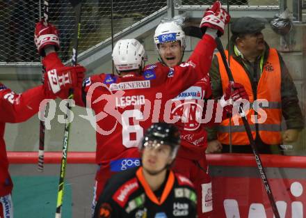 EBEL. Eishockey Bundesliga. EC KAC gegen  Moser Medical Graz99ers. Torjubel Matthew Fraser,, Lucas Lessio  (KAC). Klagenfurt, am 23.12.2022.
Foto: Kuess
www.qspictures.net
---
pressefotos, pressefotografie, kuess, qs, qspictures, sport, bild, bilder, bilddatenbank