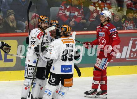 EBEL. Eishockey Bundesliga. EC KAC gegen  Steinbach Black Wings Linz.  Torjubel Shawn St-Amant, Niklas Bretschneider, Marc-Andre Dorion, Michael Haga  (Linz). Klagenfurt, am 30.12.2022.
Foto: Kuess
www.qspictures.net
---
pressefotos, pressefotografie, kuess, qs, qspictures, sport, bild, bilder, bilddatenbank