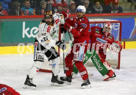 EBEL. Eishockey Bundesliga. EC KAC gegen  Steinbach Black Wings Linz.  Kele Steffler, Sebastian Dahm, (KAC),  Shawn St-Amant   (Linz). Klagenfurt, am 30.12.2022.
Foto: Kuess
www.qspictures.net
---
pressefotos, pressefotografie, kuess, qs, qspictures, sport, bild, bilder, bilddatenbank