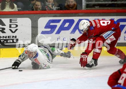 EBEL. Eishockey Bundesliga. EC KAC gegen  HK SZ Olimpija Ljubljana. Clemens Unterweger,   (KAC),   Jaka Sturm (Ljubljana). Klagenfurt, am 3.1.2023.
Foto: Kuess
www.qspictures.net
---
pressefotos, pressefotografie, kuess, qs, qspictures, sport, bild, bilder, bilddatenbank