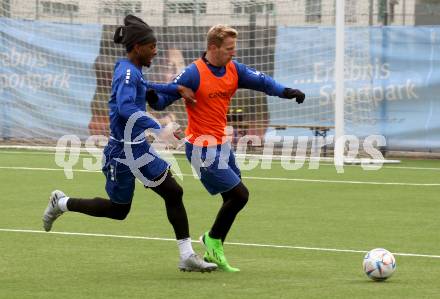 Fussball Bundesliga. Training SK Austria Klagenfurt.    Gloire Amanda, Christopher Cvetko. Klagenfurt, am 4.1.2023.
Foto: Kuess


---
pressefotos, pressefotografie, kuess, qs, qspictures, sport, bild, bilder, bilddatenbank