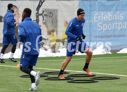 Fussball Bundesliga. Training SK Austria Klagenfurt.    Christopher Wernitznig. Klagenfurt, am 4.1.2023.
Foto: Kuess


---
pressefotos, pressefotografie, kuess, qs, qspictures, sport, bild, bilder, bilddatenbank