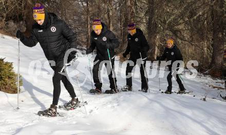 Fussball Bundesliga. Team Building Austria Klagenfurt.  Sinan Karweina, Vesel Demaku .  Bad Kleinkirchheim, am 11.1.2023.
Foto: Kuess


---
pressefotos, pressefotografie, kuess, qs, qspictures, sport, bild, bilder, bilddatenbank