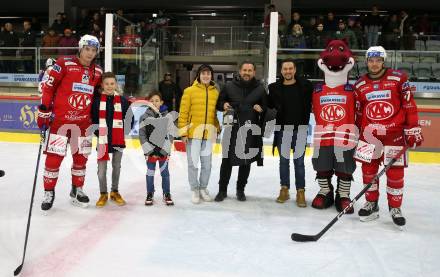 EBEL. Eishockey Bundesliga. EC KAC gegen  HC TIWAG Innsbruck.  Clemens Unterweger, Spieler des Abends Fabian Hochegger. Klagenfurt, am 13.1.2023.
Foto: Kuess
www.qspictures.net
---
pressefotos, pressefotografie, kuess, qs, qspictures, sport, bild, bilder, bilddatenbank