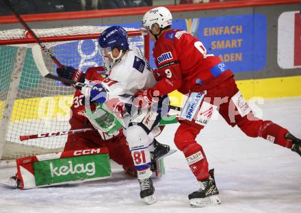 EBEL. Eishockey Bundesliga. EC KAC gegen  HC TIWAG Innsbruck. Tobias Piuk (KAC), Corey MacKin (Innsbruck). Klagenfurt, am 13.1.2023.
Foto: Kuess
www.qspictures.net
---
pressefotos, pressefotografie, kuess, qs, qspictures, sport, bild, bilder, bilddatenbank