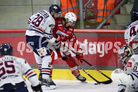 EBEL. Eishockey Bundesliga. EC KAC gegen  Hydro Fehervar AV 19.  Manuel Ganahl,   (KAC),    Daniel Szabo (Fehervar). Klagenfurt, am 17.1.2023.
Foto: Kuess
www.qspictures.net
---
pressefotos, pressefotografie, kuess, qs, qspictures, sport, bild, bilder, bilddatenbank