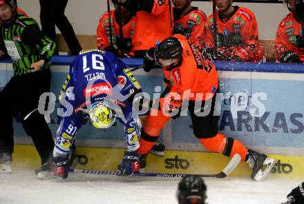 EBEL. Eishockey Bundesliga. EC VSV gegen Graz99ers.  Niklas Wetzl,   (VSV),  Daniel Woger   (Graz). Villach, am 20.1.2023
Foto: Kuess
www.qspictures.net
---
pressefotos, pressefotografie, kuess, qs, qspictures, sport, bild, bilder, bilddatenbank