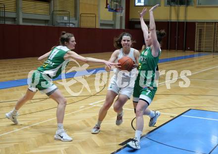 Basketball Damen Superliga. Grunddurchgang 11. Runde. KOS Celovec Damen gegen UBI Graz.  Alina Seher (KOS), Camilla Neumann, Simone Schwarzinger  (Graz). Klagenfurt, 21.1.2023.
Foto: Kuess
---
pressefotos, pressefotografie, kuess, qs, qspictures, sport, bild, bilder, bilddatenbank