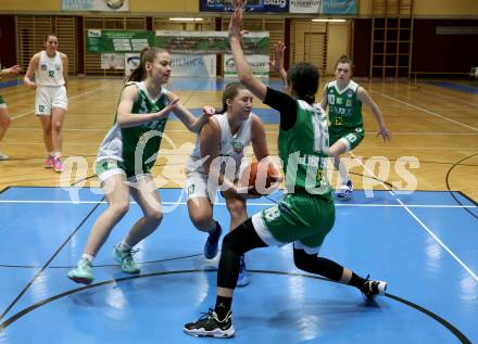 Basketball Damen Superliga. Grunddurchgang 11. Runde. KOS Celovec Damen gegen UBI Graz. Lena WeiÃenbrunner  (KOS), Ida Praschl, Nika Cic  (Graz). Klagenfurt, 21.1.2023.
Foto: Kuess
---
pressefotos, pressefotografie, kuess, qs, qspictures, sport, bild, bilder, bilddatenbank