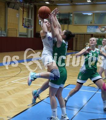 Basketball Damen Superliga. Grunddurchgang 11. Runde. KOS Celovec Damen gegen UBI Graz.  Antonia Ronacher (KOS),  Simone Schwarzinger (Graz). Klagenfurt, 21.1.2023.
Foto: Kuess
---
pressefotos, pressefotografie, kuess, qs, qspictures, sport, bild, bilder, bilddatenbank