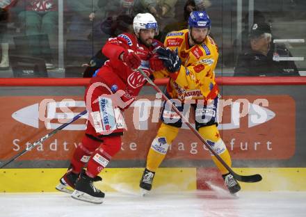 EBEL. Eishockey Bundesliga. EC KAC gegen Asiago Hockey.   Steven STrong,   (KAC),    Michele Marchetti (Asiago). Klagenfurt, am 5.2.2023.
Foto: Kuess
www.qspictures.net
---
pressefotos, pressefotografie, kuess, qs, qspictures, sport, bild, bilder, bilddatenbank