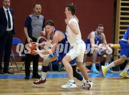 Basketball 2. Liga 2022/2023. Grunddurchgang 17. Runde.  KOS Celovec gegen Kufstein Towers.  Andi Smrtnik (KOS), Kasparas Berenis  (Kufstein). Klagenfurt, am 18.2.2023.
Foto: Kuess
www.qspictures.net
---
pressefotos, pressefotografie, kuess, qs, qspictures, sport, bild, bilder, bilddatenbank