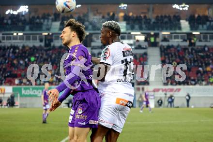 Fussball Bundesliga. SK Austria Klagenfurt gegen RZ Pellets WAC. Simon Straudi,  (Klagenfurt),  Kevin Vangu Phambu Bukusu   (WAC). Klagenfurt, am 18.2.2023.
Foto: Kuess
---
pressefotos, pressefotografie, kuess, qs, qspictures, sport, bild, bilder, bilddatenbank