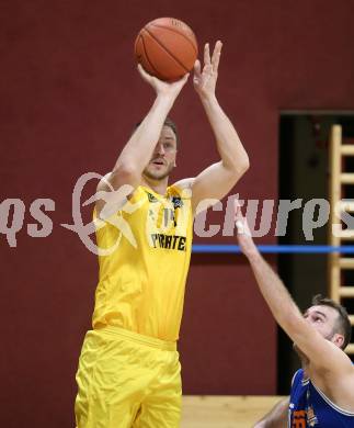 Basketball 2. Liga 2022/2023. Grunddurchgang 17. Runde. Woerthersee Piraten gegen BBU Salzburg.  Maximilian Kunovjanek  (Piraten). Klagenfurt, am 19.2.2023.
Foto: Kuess
www.qspictures.net
---
pressefotos, pressefotografie, kuess, qs, qspictures, sport, bild, bilder, bilddatenbank