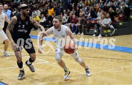 Basketball 2. Liga 2022/2023. Grunddurchgang 18. Runde.  KOS Celovec gegen Woerthersee Piraten. Tim Huber (KOS), Shawn L. Ray (Piraten). Klagenfurt, am 25.2.2023.
Foto: Kuess
www.qspictures.net
---
pressefotos, pressefotografie, kuess, qs, qspictures, sport, bild, bilder, bilddatenbank