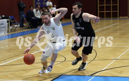 Basketball 2. Liga 2022/2023. Grunddurchgang 18. Runde.  KOS Celovec gegen Woerthersee Piraten.  Tim Huber (KOS),  Jan-Arne Apschner (Piraten). Klagenfurt, am 25.2.2023.
Foto: Kuess
www.qspictures.net
---
pressefotos, pressefotografie, kuess, qs, qspictures, sport, bild, bilder, bilddatenbank