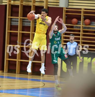 Basketball 2. Liga 2022/2023. Grunddurchgang 19. Runde. Woerthersee Piraten gegen Dornbirn Lions.   Marcus Holyfield (Piraten),  Filip Kamenov (Dornbirn). Klagenfurt, am 3.4.2023.
Foto: Kuess
www.qspictures.net
---
pressefotos, pressefotografie, kuess, qs, qspictures, sport, bild, bilder, bilddatenbank