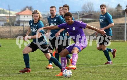 Fussball. Kaerntner Liga. Kraig gegen Austria Klagenfurt Amateure.   Lukas Paul Hoefferer (Kraig),  Emilian Metu  (Klagenfurt). Treibach, 25.3.2023
Foto: Kuess


---
pressefotos, pressefotografie, kuess, qs, qspictures, sport, bild, bilder, bilddatenbank