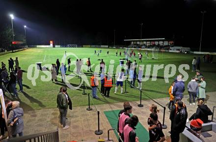 Fussball. Regionalliga. Treibach gegen LASK Amateure OOE.  Spielunterbrechung. Stromausfall  (Treibach). Treibach, 24.3.2023
Foto: Kuess


---
pressefotos, pressefotografie, kuess, qs, qspictures, sport, bild, bilder, bilddatenbank