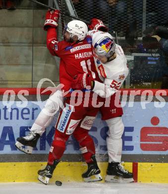 EBEL. Eishockey Bundesliga. EC KAC gegen Salzburg.   Lukas Haudum,  (KAC),  Paul Huber   (Salzburg). Klagenfurt, am 26.3.2023.
Foto: Kuess
www.qspictures.net
---
pressefotos, pressefotografie, kuess, qs, qspictures, sport, bild, bilder, bilddatenbank