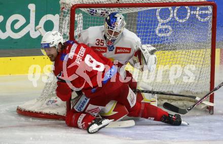 EBEL. Eishockey Bundesliga. EC KAC gegen Salzburg.    Nicholas Eric Petersen,  (KAC),    Atte Tolvanen (Salzburg). Klagenfurt, am 31.3.2023.
Foto: Kuess
www.qspictures.net
---
pressefotos, pressefotografie, kuess, qs, qspictures, sport, bild, bilder, bilddatenbank