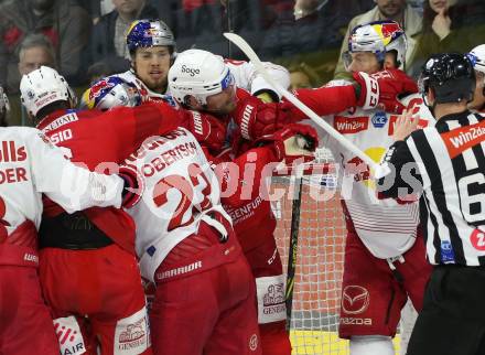 EBEL. Eishockey Bundesliga. EC KAC gegen Salzburg.    Thomas HUndertpfund, (KAC),     Thomas Raffl  (Salzburg). Klagenfurt, am 31.3.2023.
Foto: Kuess
www.qspictures.net
---
pressefotos, pressefotografie, kuess, qs, qspictures, sport, bild, bilder, bilddatenbank