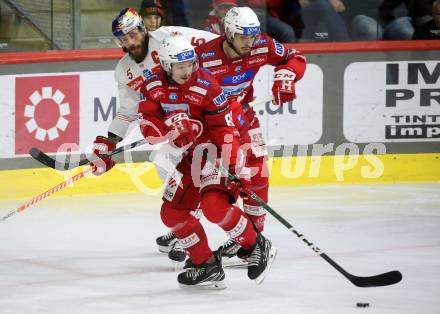 EBEL. Eishockey Bundesliga. EC KAC gegen Salzburg.  Nikolaus Kraus, Thomas Vallant,  (KAC),  Thomas Raffl    (Salzburg). Klagenfurt, am 31.3.2023.
Foto: Kuess
www.qspictures.net
---
pressefotos, pressefotografie, kuess, qs, qspictures, sport, bild, bilder, bilddatenbank