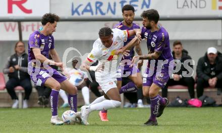 Fussball Bundesliga. SK Austria Klagenfurt gegen Salzburg.  Vesel Demaku, Michael Blauensteiner, Kosmas Gkezos,  (Klagenfurt),  Adamu Chukwubuike Junior  (Salzburg).  Klagenfurt, am 2.4.2023.
Foto: Kuess
---
pressefotos, pressefotografie, kuess, qs, qspictures, sport, bild, bilder, bilddatenbank