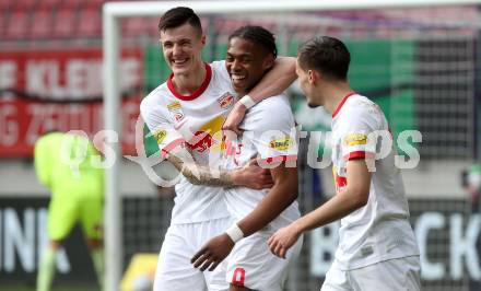 Fussball Bundesliga. SK Austria Klagenfurt gegen Salzburg.  Torjubel Benjamin Sesko, Adamu Chukwubuike Junior, Amar Dedic  (Salzburg).  Klagenfurt, am 2.4.2023.
Foto: Kuess
---
pressefotos, pressefotografie, kuess, qs, qspictures, sport, bild, bilder, bilddatenbank