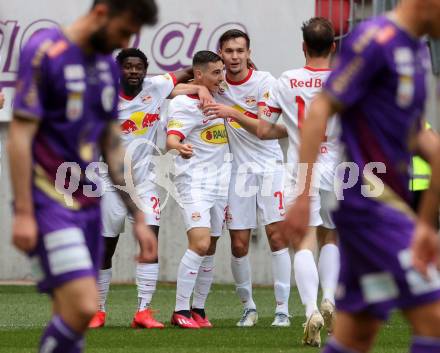 Fussball Bundesliga. SK Austria Klagenfurt gegen Salzburg.  Torjubel Sekou Koita, Oscar Gloukh, Amar Dedic  (Salzburg).  Klagenfurt, am 2.4.2023.
Foto: Kuess
---
pressefotos, pressefotografie, kuess, qs, qspictures, sport, bild, bilder, bilddatenbank