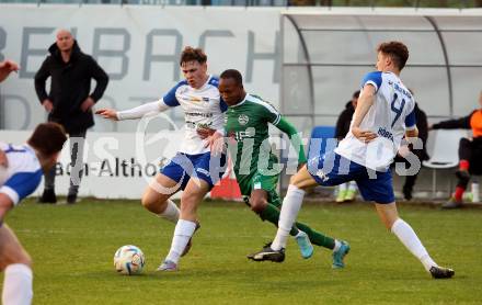 Fussball. Regionalliga. Treibach gegen DSV Leoben.  Alexander Kurz, Philipp Hoeberl , (Treibach),  Michael John Lema  (Leoben). Treibach, 21.4.2023.
Foto: Kuess


---
pressefotos, pressefotografie, kuess, qs, qspictures, sport, bild, bilder, bilddatenbank