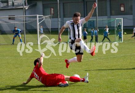 Fussball. Kaerntner Liga. Bleiburg gegen ATSV Wolfsberg.  Alen Martinovic  (Bleiburg),    Alexander Kainz (Wolfsberg). Bleiburg 22.4.2023.
Foto: Kuess


---
pressefotos, pressefotografie, kuess, qs, qspictures, sport, bild, bilder, bilddatenbank